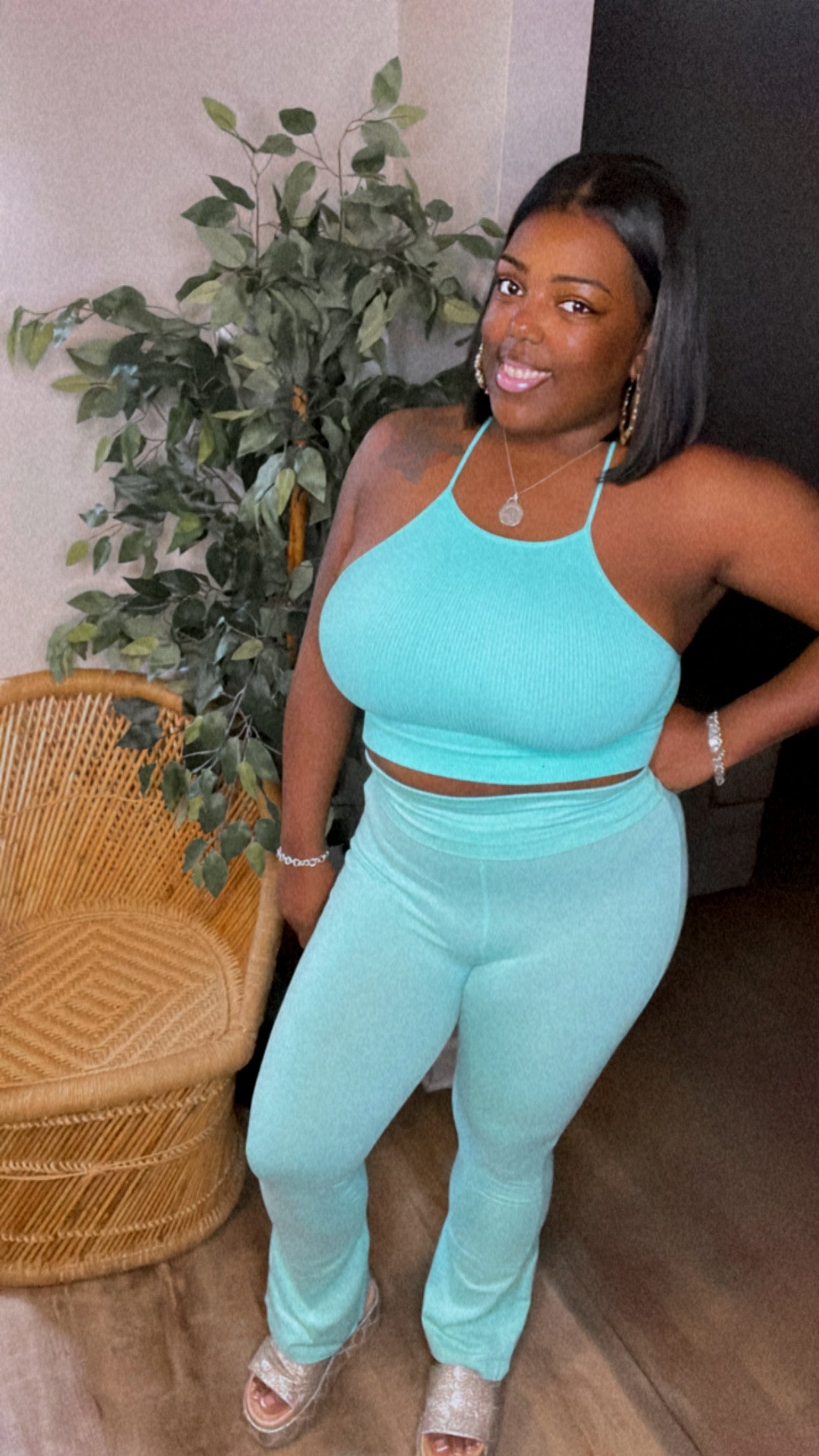 MINT SEAMLESS CROPPED CAMI TOP